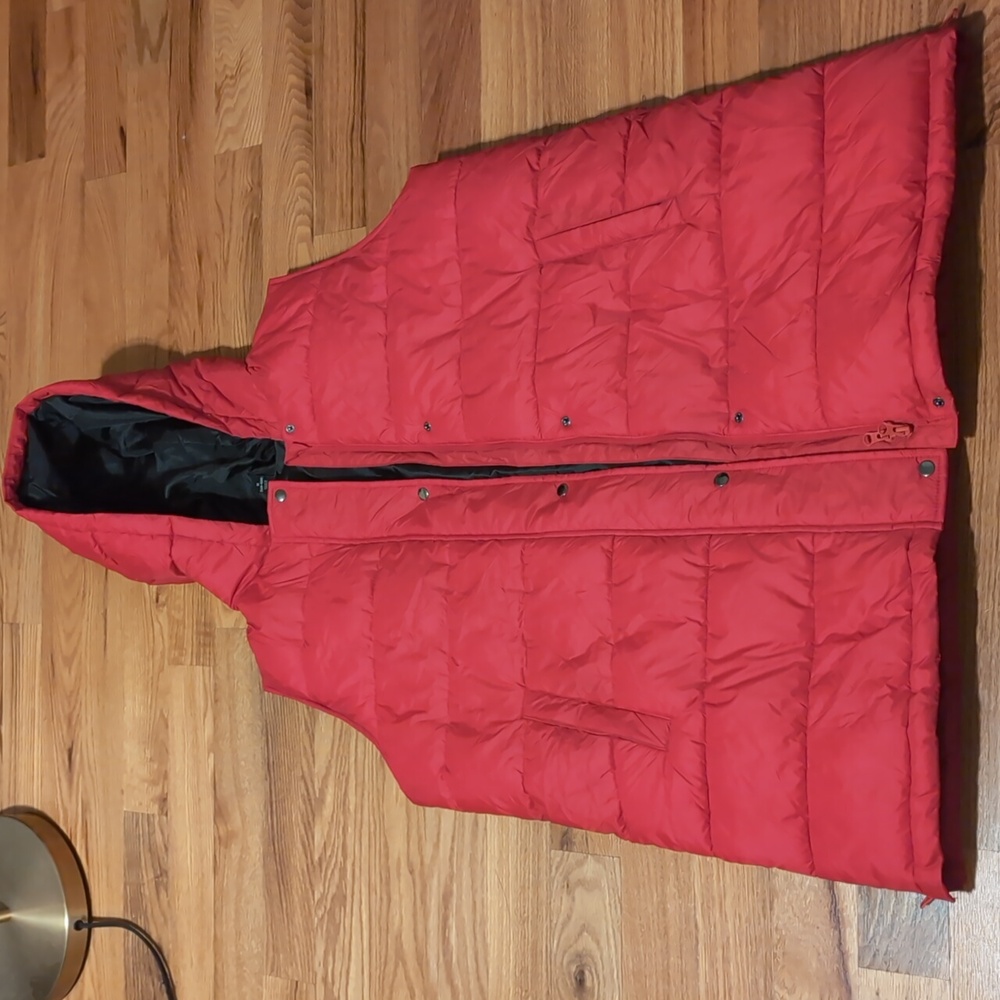 Swiss Tech Red Hooded Vest